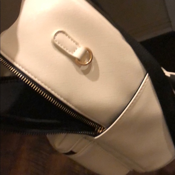 White forever 21 bag pack - Picture 4 of 4